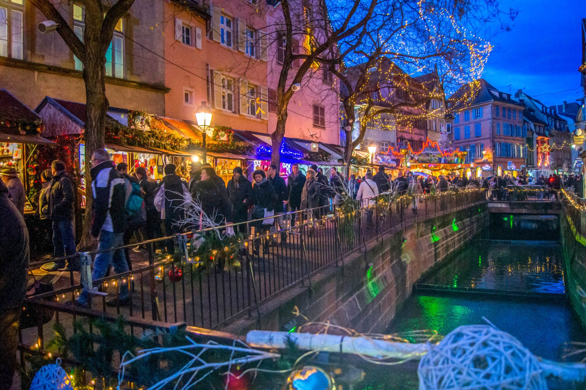 Weihnachtsmärkte  auf dem Place de l'ancienne douane